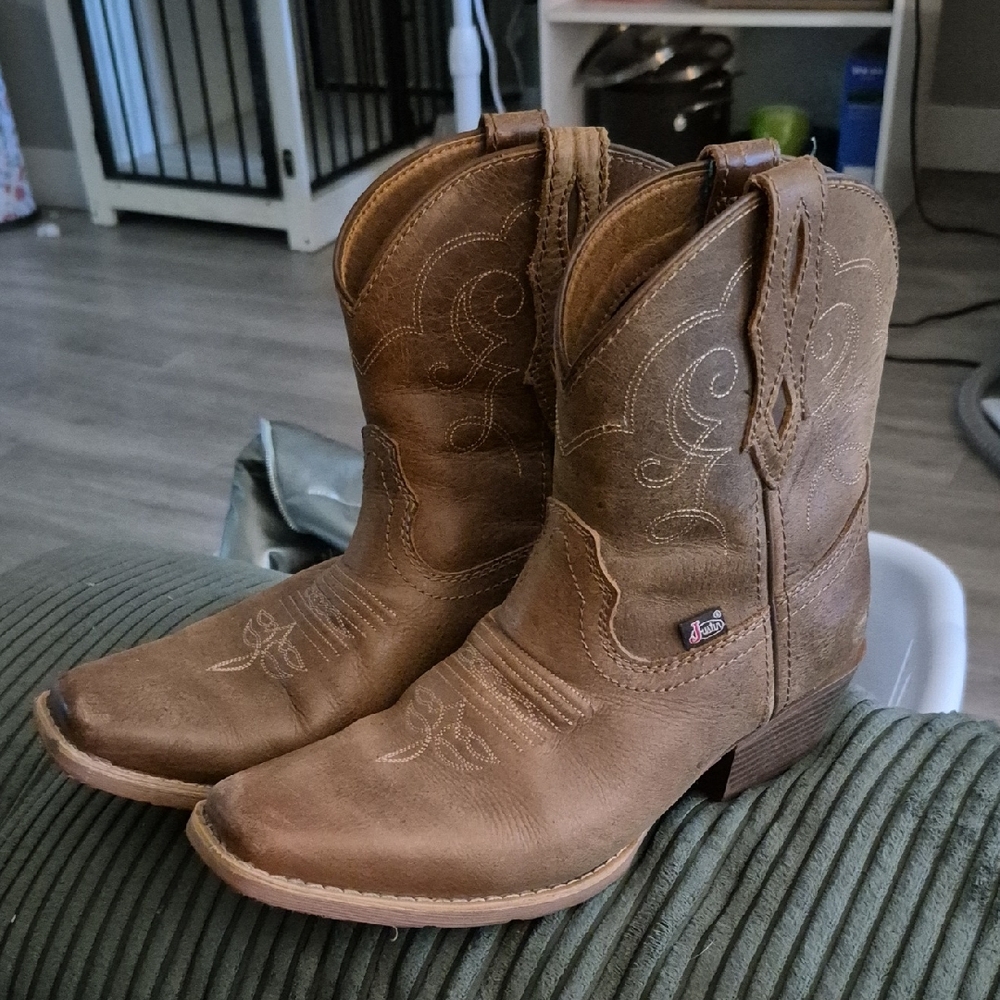 Justin Boots Tan Western Cowboy Boots